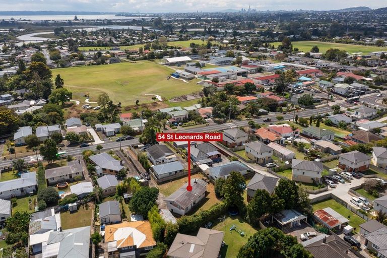 Photo of property in 54 St Leonards Road, Kelston, Auckland, 0602