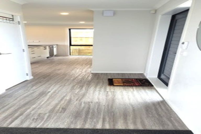 Photo of property in 3d Taupiri Crescent, Titahi Bay, Porirua, 5022