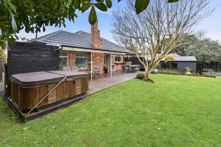 Photo of property in 41 Youngs Road, Papakura, 2110