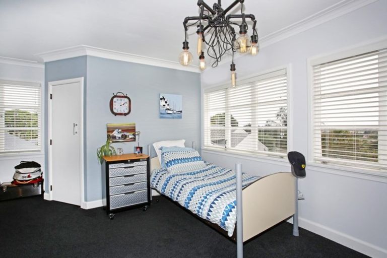 Photo of property in 36 Totara Avenue, Pukekohe, 2120