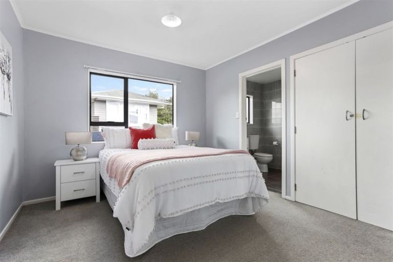 Photo of property in 46 Glen Marine Parade, Glendene, Auckland, 0602