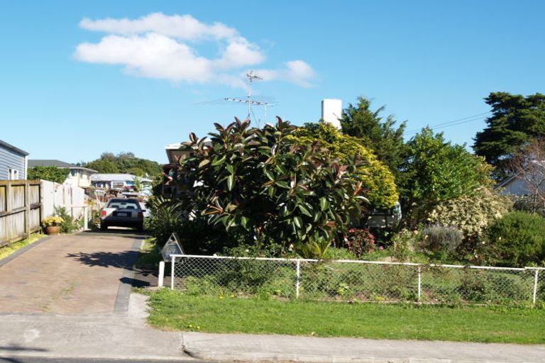 Photo of property in 100 Vine Street, Mangere East, Auckland, 2024
