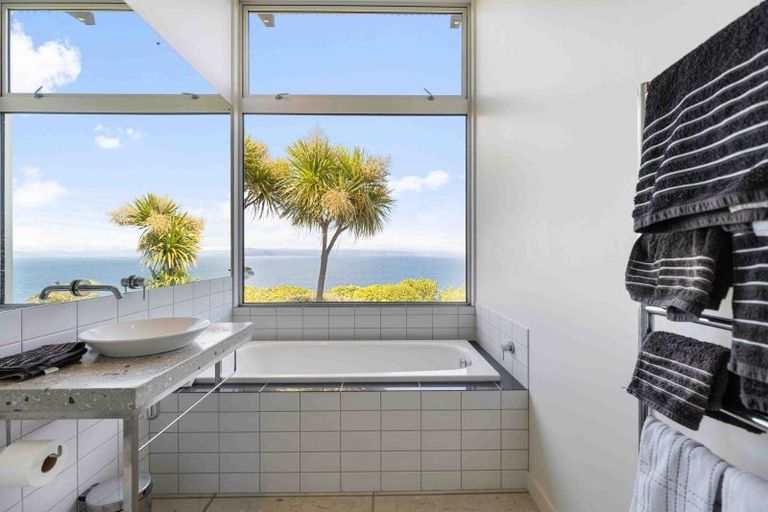 Photo of property in 43 Whakamoenga Point, Acacia Bay, Taupo, 3385