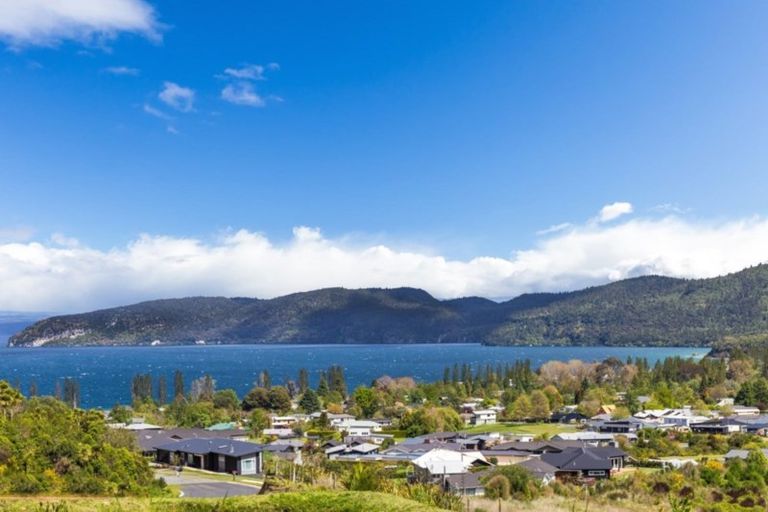 Photo of property in 44 Kittyhawk Drive, Kinloch, Taupo, 3377