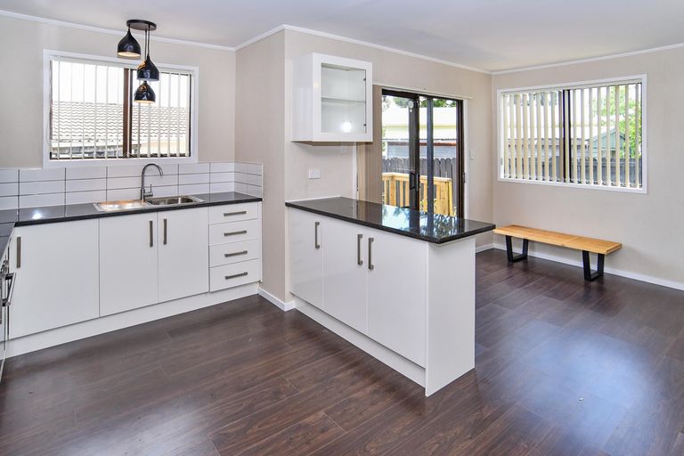 Photo of property in 4a Palmers Road, Clendon Park, Auckland, 2103