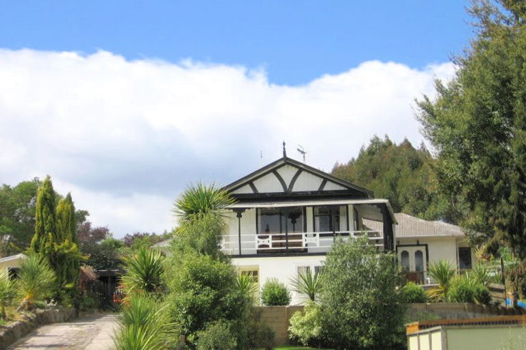 Photo of property in 104 Tamatea Road, Taupo, 3330