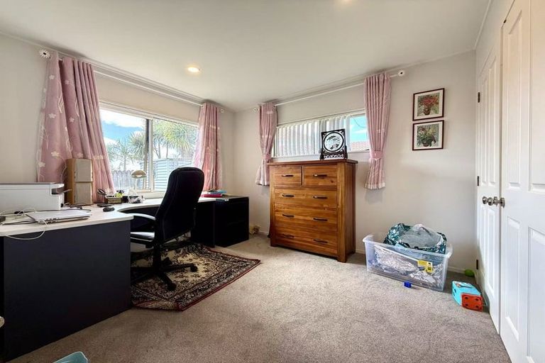 Photo of property in 164 Millhouse Drive, Golflands, Auckland, 2013