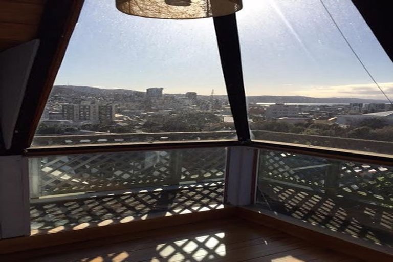 Photo of property in 57 Nairn Street, Mount Cook, Wellington, 6011