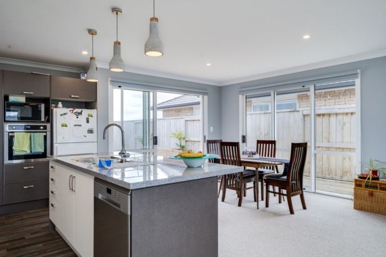 Photo of property in 19 Ponga Place, Papamoa Beach, Papamoa, 3118