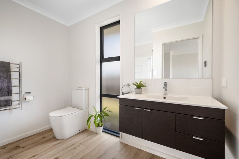 Photo of property in 4 Oyster Place, Omokoroa, 3114