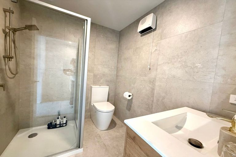 Photo of property in 6/90 Holly Road, St Albans, Christchurch, 8014