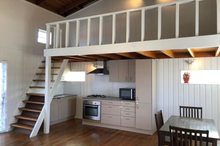 Photo of property in 29 View Road, Henderson, Auckland, 0612