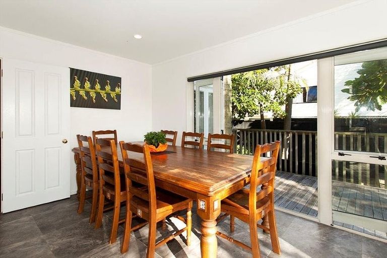 Photo of property in 28a Aramoana Avenue, Devonport, Auckland, 0624