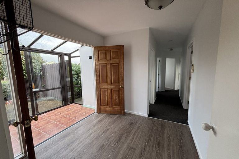 Photo of property in 6 Lakeview Place, Halswell, Christchurch, 8025