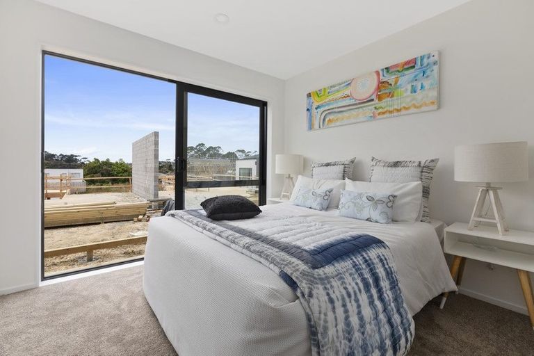 Photo of property in 28 Waihou Crescent, Albany Heights, Auckland, 0632