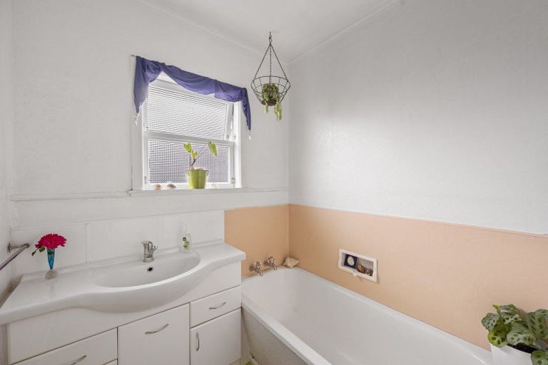 Photo of property in 31 Merton Crescent, Pirimai, Napier, 4112