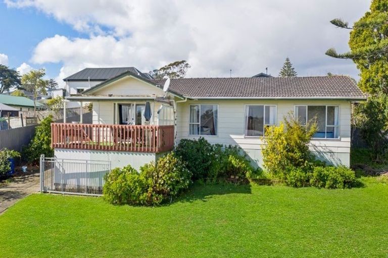 Photo of property in 19a Rodney Street, Howick, Auckland, 2014