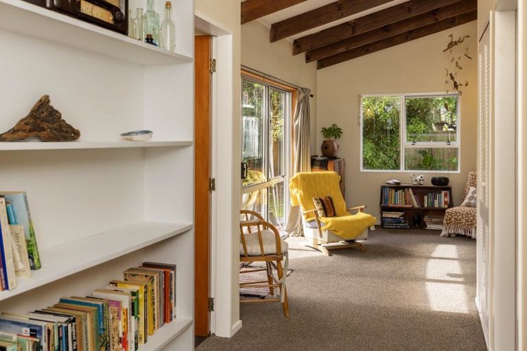 Photo of property in 67 Te Moana Road, Waikanae Beach, Waikanae, 5036