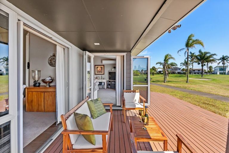 Photo of property in 22 Mamaku Drive, One Tree Point, 0118