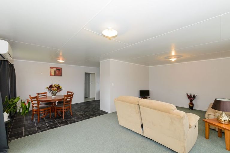 Photo of property in 29 Acacia Street, Kelvin Grove, Palmerston North, 4414