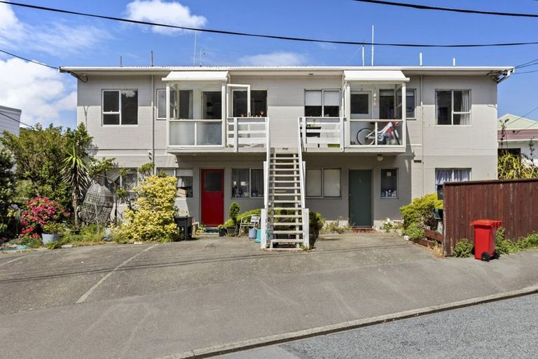Photo of property in 3/201 Derwent Street, Island Bay, Wellington, 6023