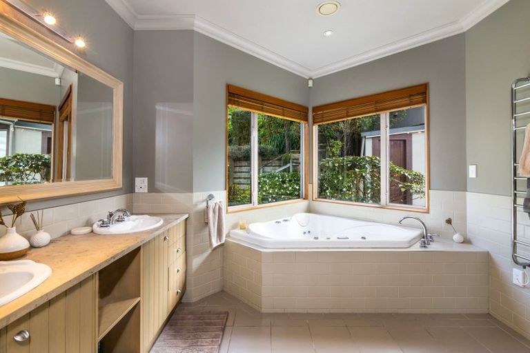 Photo of property in 38 Mapara Road, Acacia Bay, Taupo, 3385