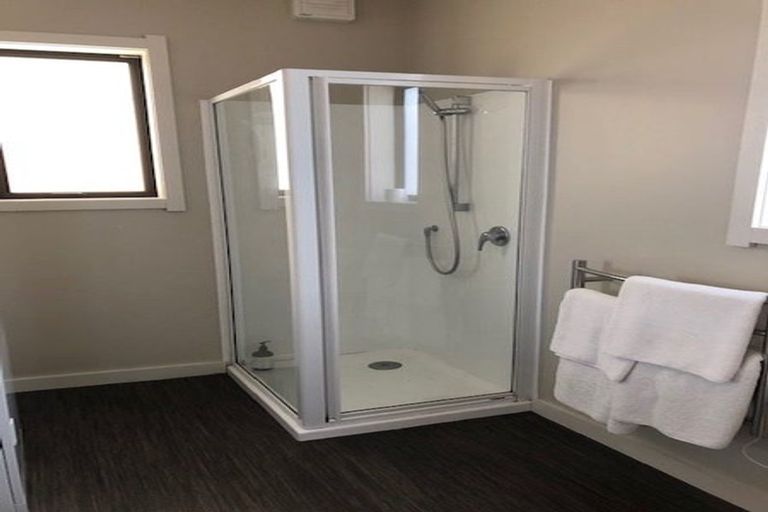 Photo of property in 124 Curtis Street, Northland, Wellington, 6012