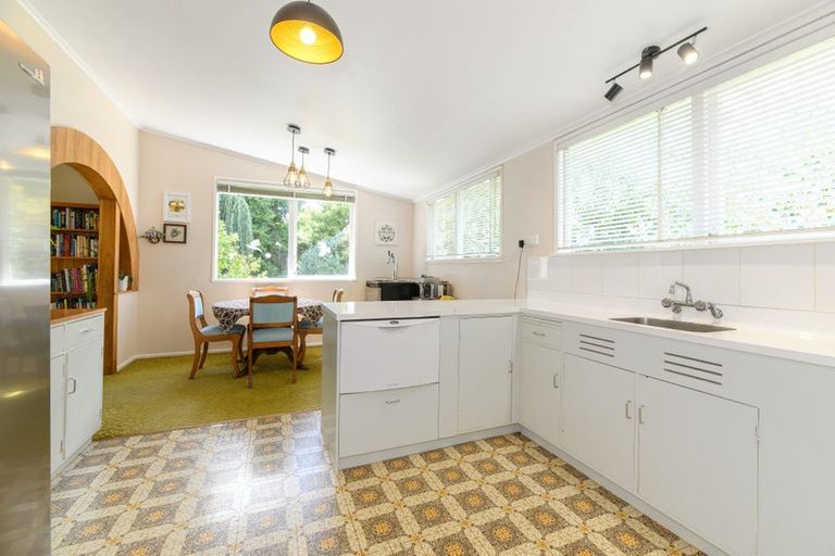 Photo of property in 19 Kereru Street, Henderson, Auckland, 0612