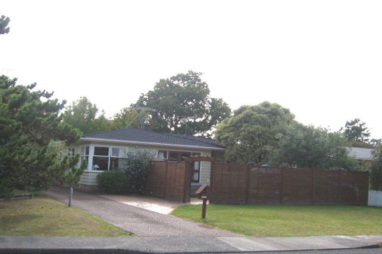 Photo of property in 23 Lynden Avenue, Hillcrest, Auckland, 0627