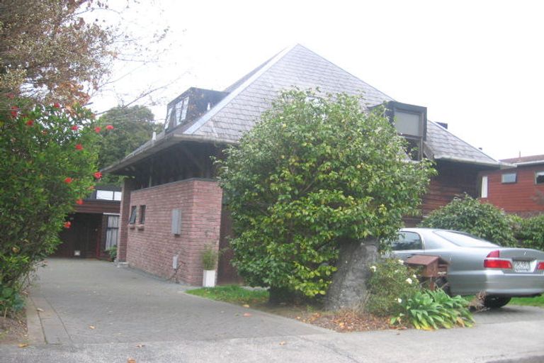 Photo of property in 1 Lady Bell Grove, Lowry Bay, Lower Hutt, 5013