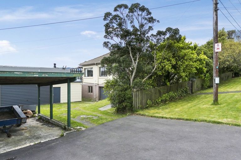 Photo of property in 127 Larnach Road, Vauxhall, Dunedin, 9013