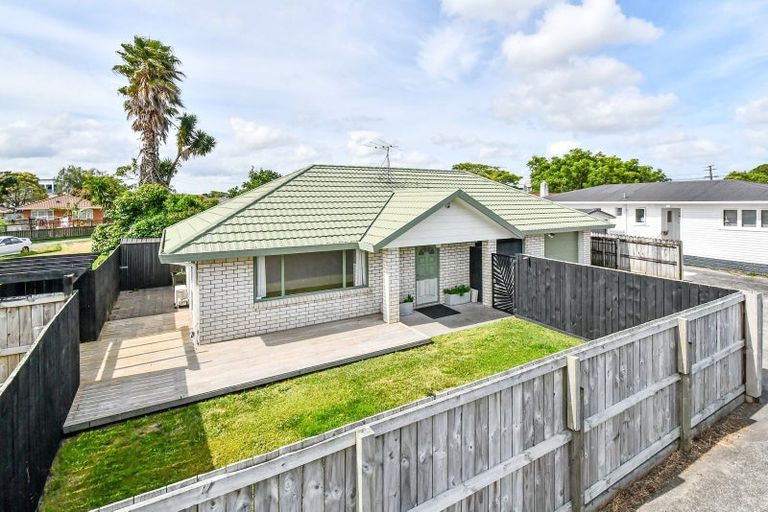 Photo of property in 128a Gloucester Road, Manurewa, Auckland, 2102