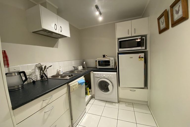 Photo of property in 19a Park Street, Thorndon, Wellington, 6011