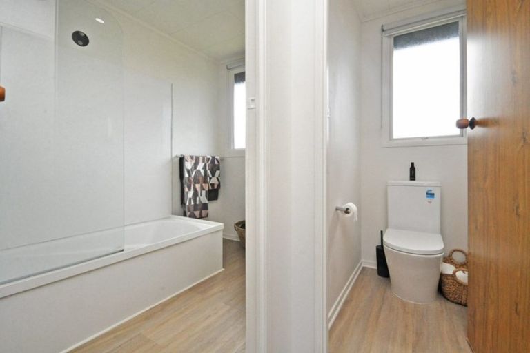 Photo of property in 1/79 Everglade Drive, Goodwood Heights, Auckland, 2105