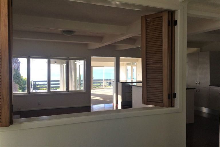 Photo of property in 23 Churchill Road, Murrays Bay, Auckland, 0630