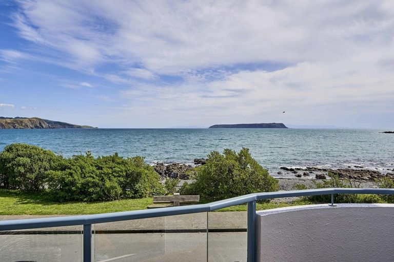 Photo of property in 30 Moana Road, Plimmerton, Porirua, 5026