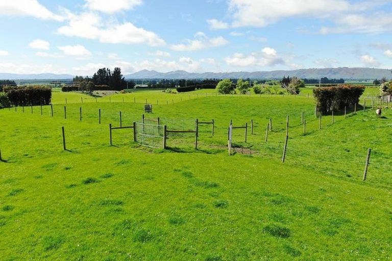 Photo of property in 68 Currie Road, Woodside, Outram, 9073