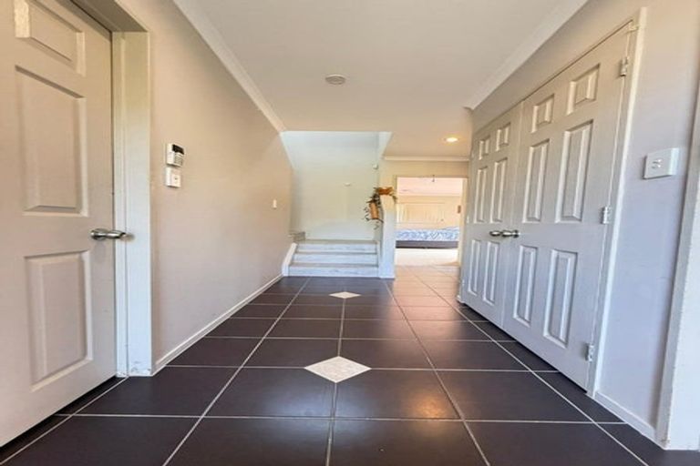 Photo of property in 27a Willerton Avenue, New Lynn, Auckland, 0600