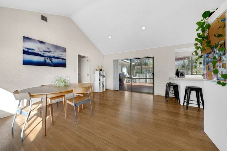 Photo of property in 41 Westpark Drive, West Harbour, Auckland, 0618