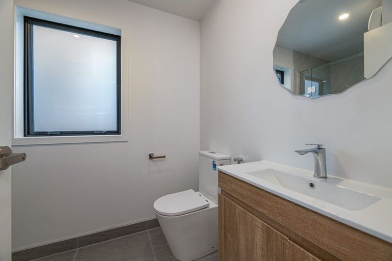 Photo of property in 5/17 Kingdale Road, Henderson, Auckland, 0610