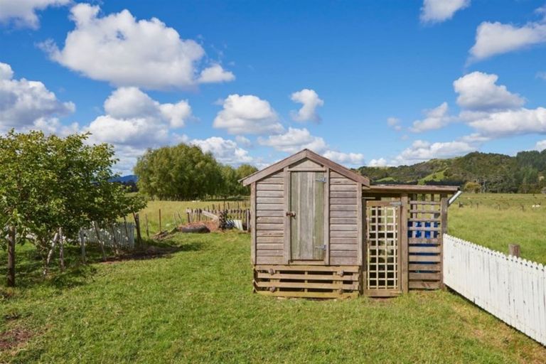 Photo of property in 869 Woodcocks Road, Kaipara Flats, Warkworth, 0981