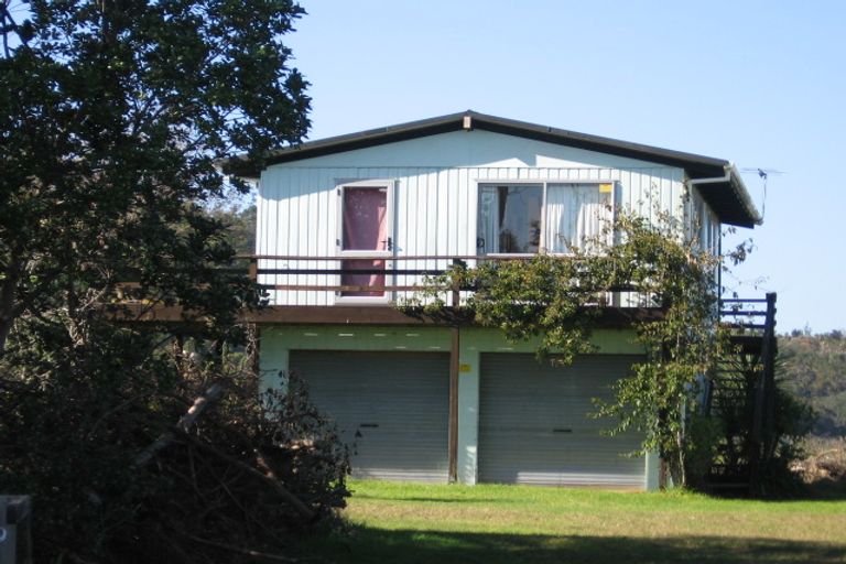 Photo of property in 69 Oyster Drive, Cooks Beach, Whitianga, 3591