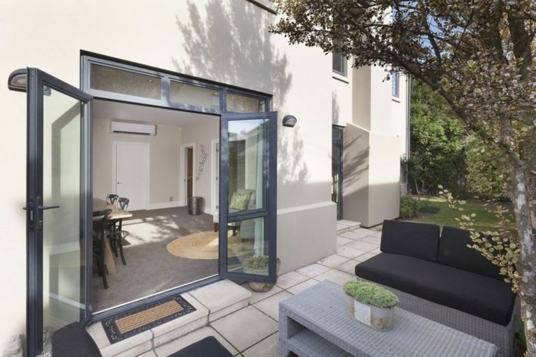 Photo of property in 5 Elmwood Road, Strowan, Christchurch, 8052