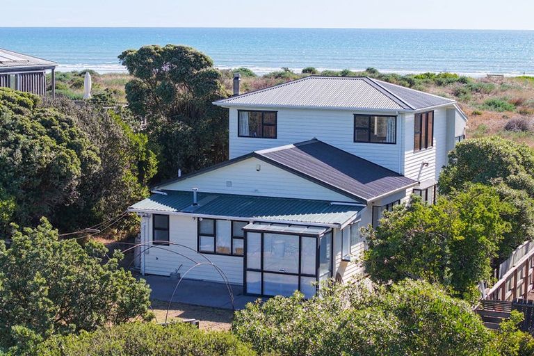 Photo of property in 105 Rua Avenue, Waitarere Beach, Levin, 5510