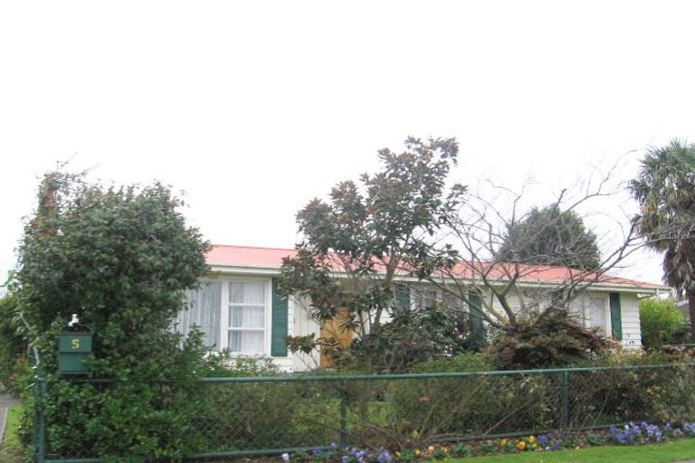 Photo of property in 5 Balmoral Street, Taradale, Napier, 4112