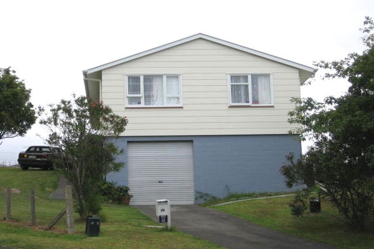 Photo of property in 23 Tawavale Crescent, Totara Vale, Auckland, 0629
