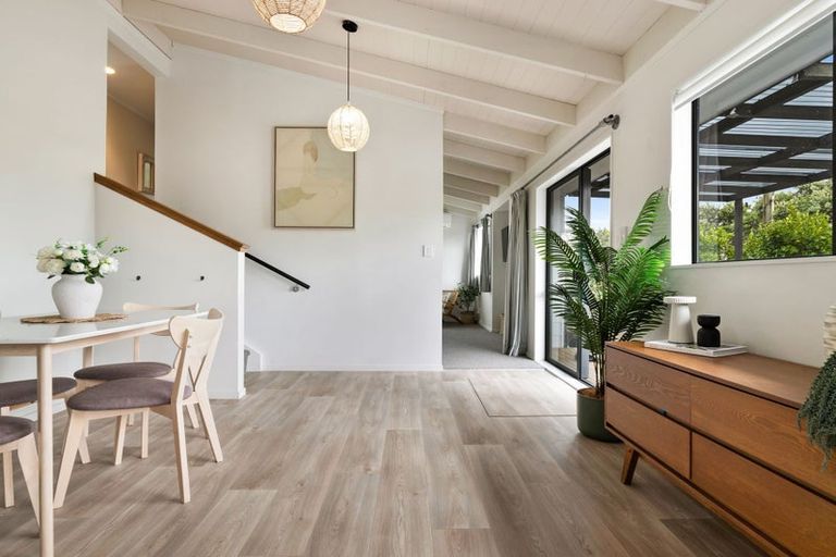 Photo of property in 2/32 Hand Road, Helensville, 0800