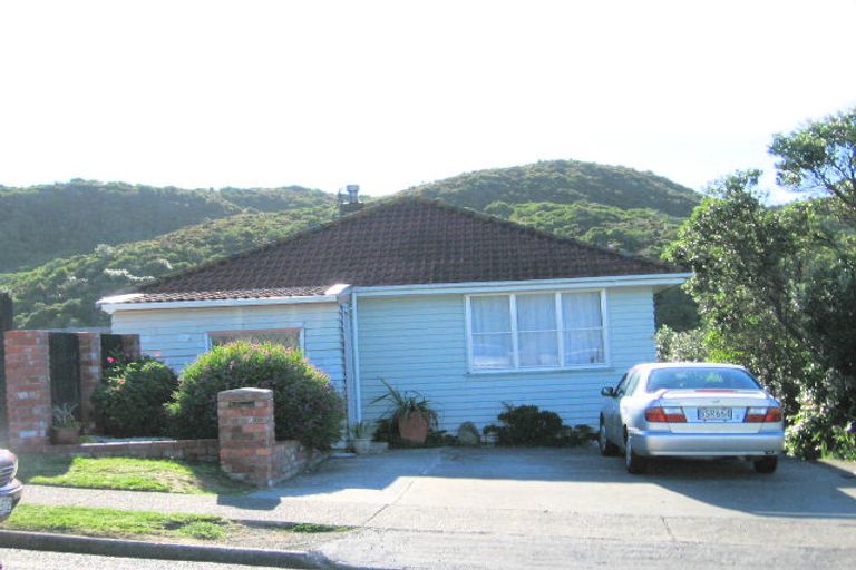 Photo of property in 38 Takapuwahia Drive, Takapuwahia, Porirua, 5022