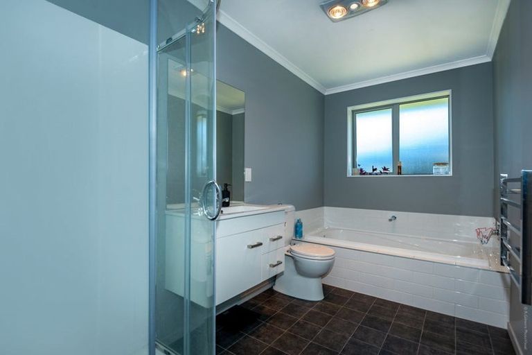 Photo of property in 18 Northmoor Boulevard, Rolleston, 7615