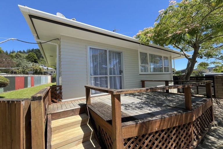 Photo of property in 40 Hillside Drive, Maoribank, Upper Hutt, 5018